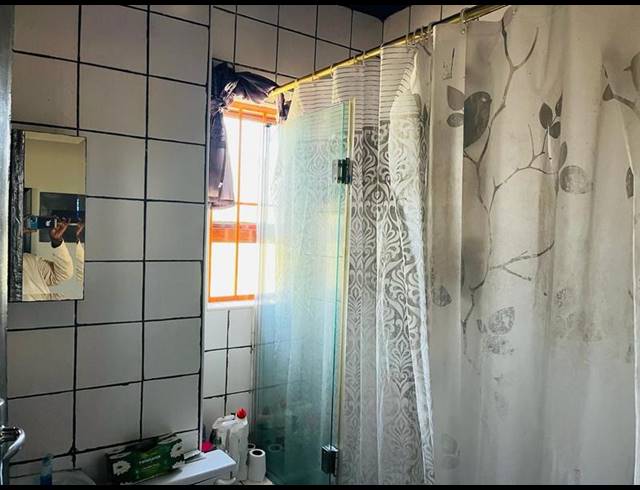 2 BEDROOM APARTMENT FOR SALE IN GLEN MARAIS